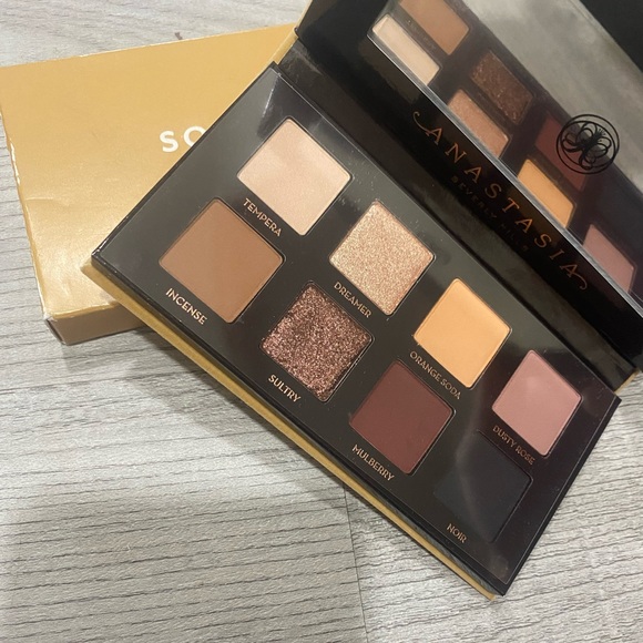 ✨Makeup bundle✨ - Picture 2 of 4